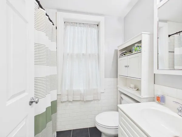 $3,500 | 9 Mullins Court, Unit 2B, Cambridge, MA 02141