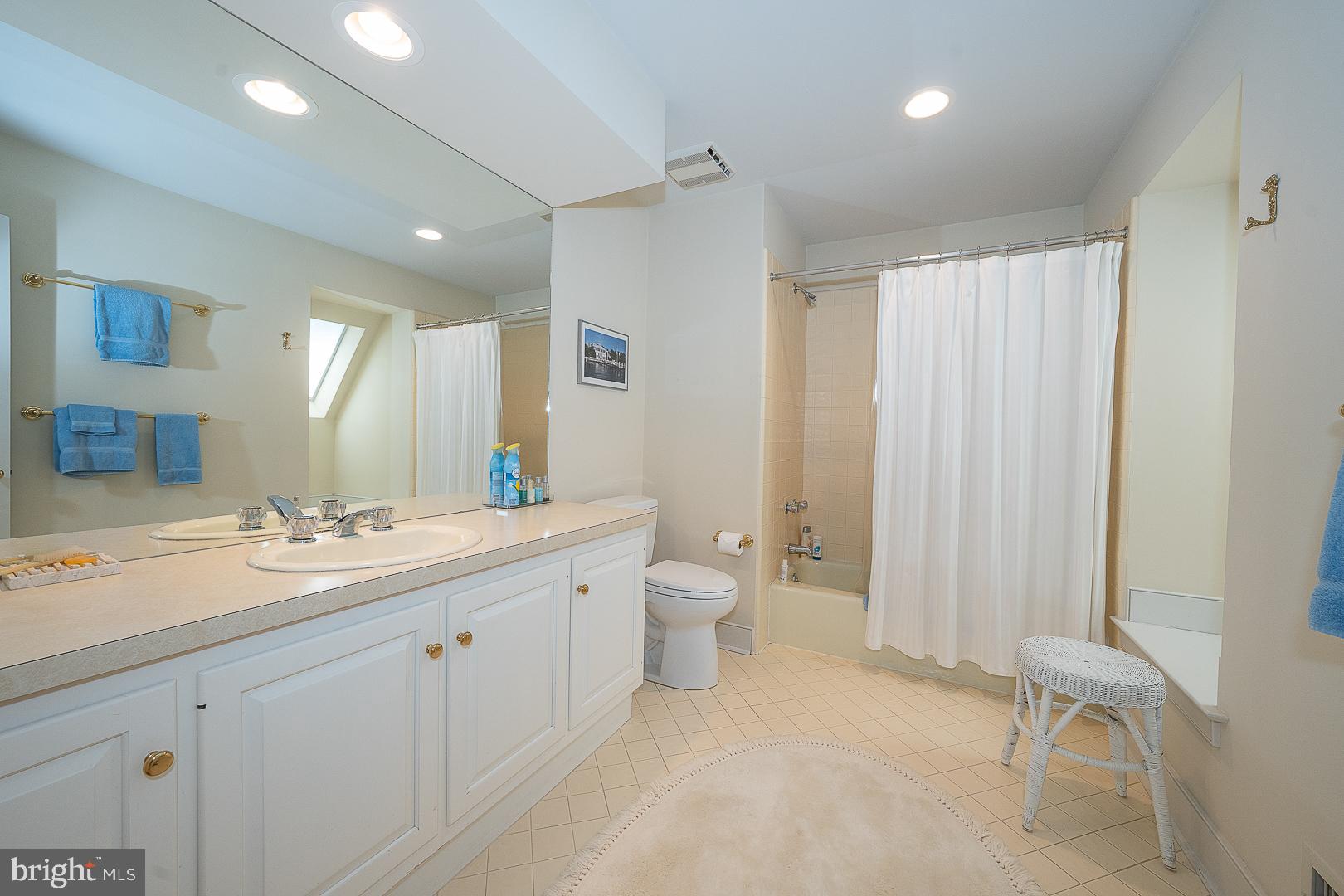 1241 Denbigh Lane Wayne, PA 19087 - Photo 60 of 94 Suite has full bath