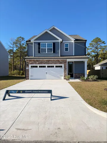 $393,900 | 124 Umbrella Palm Drive, Hampstead, NC 28443