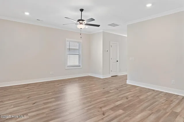 $393,900 | 124 Umbrella Palm Drive, Hampstead, NC 28443