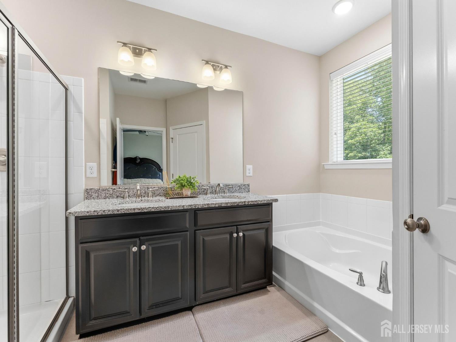 33 Sullivan Way Evesham, NJ 08053 - Photo 4 of 46