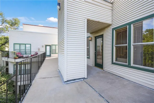 $1,750 | 3115 Tom Green Street, Unit 404, Austin, TX 78705
