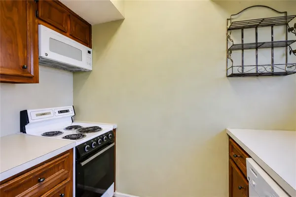 $1,695 | 3115 Tom Green Street, Unit 404, Austin, TX 78705