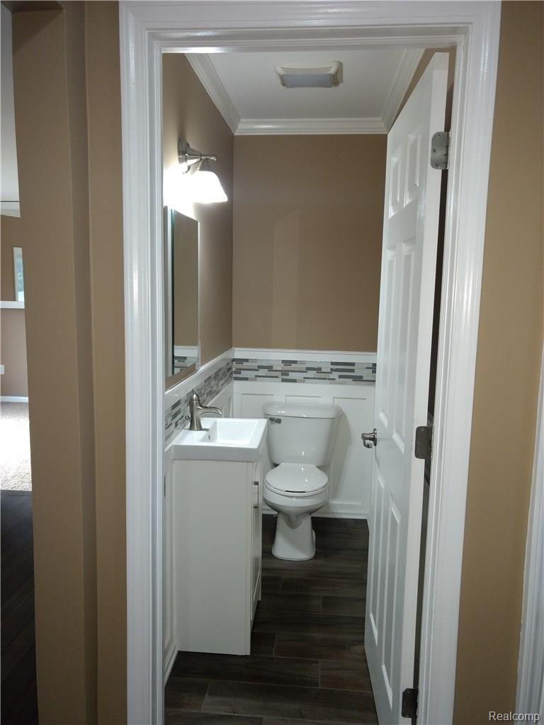 25062 Rubin Road Warren, MI 48089 - Photo 20 of 35 IMG_20170831_075243851.jpg