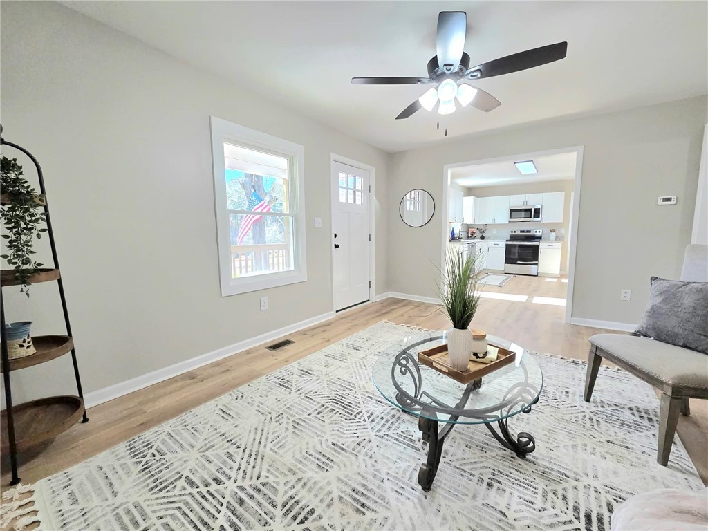 140 State Rd S-37-204 Seneca, SC 29678 - Photo 6 of 32