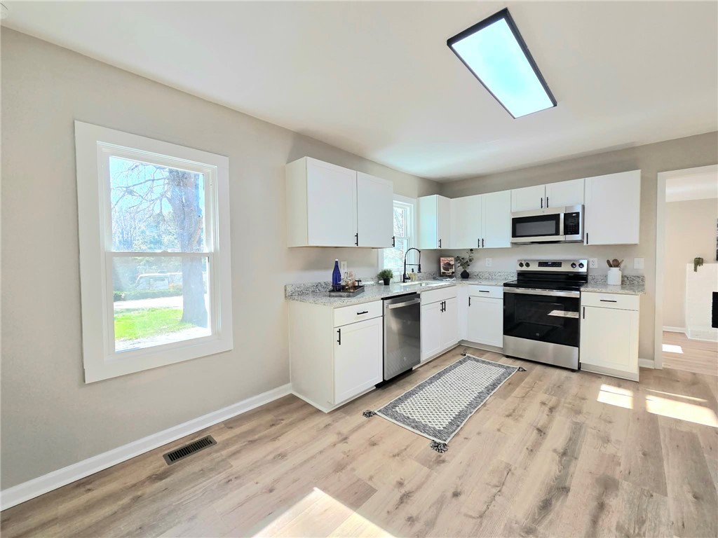 140 State Rd S-37-204 Seneca, SC 29678 - Photo 8 of 32