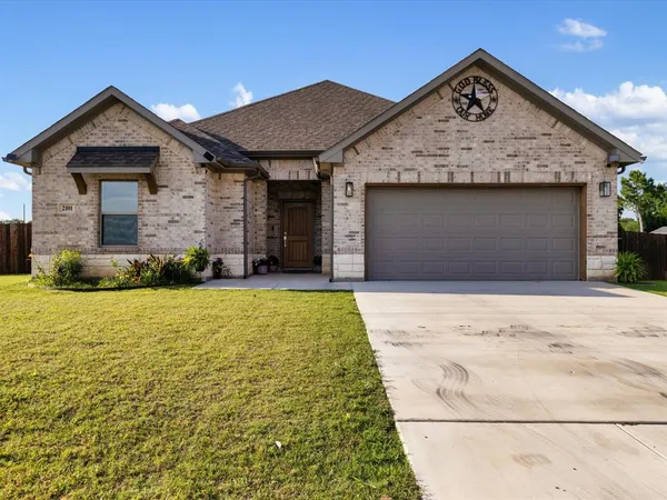 $365,000 | 2101 Briarwood Drive, Bridgeport, TX 76426