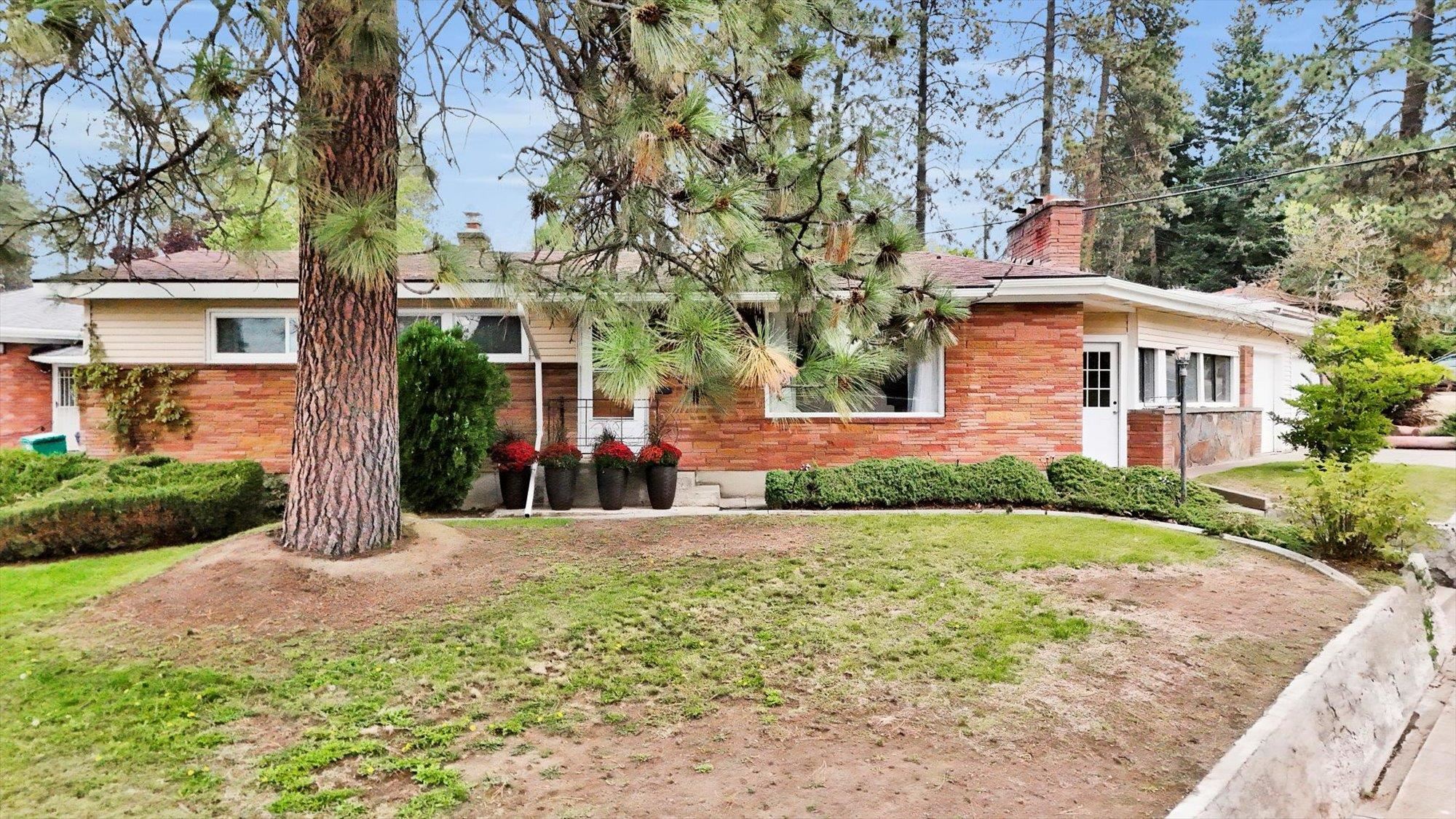 5504 North Forest Boulevard Spokane, WA 99205 - Photo 2 of 50