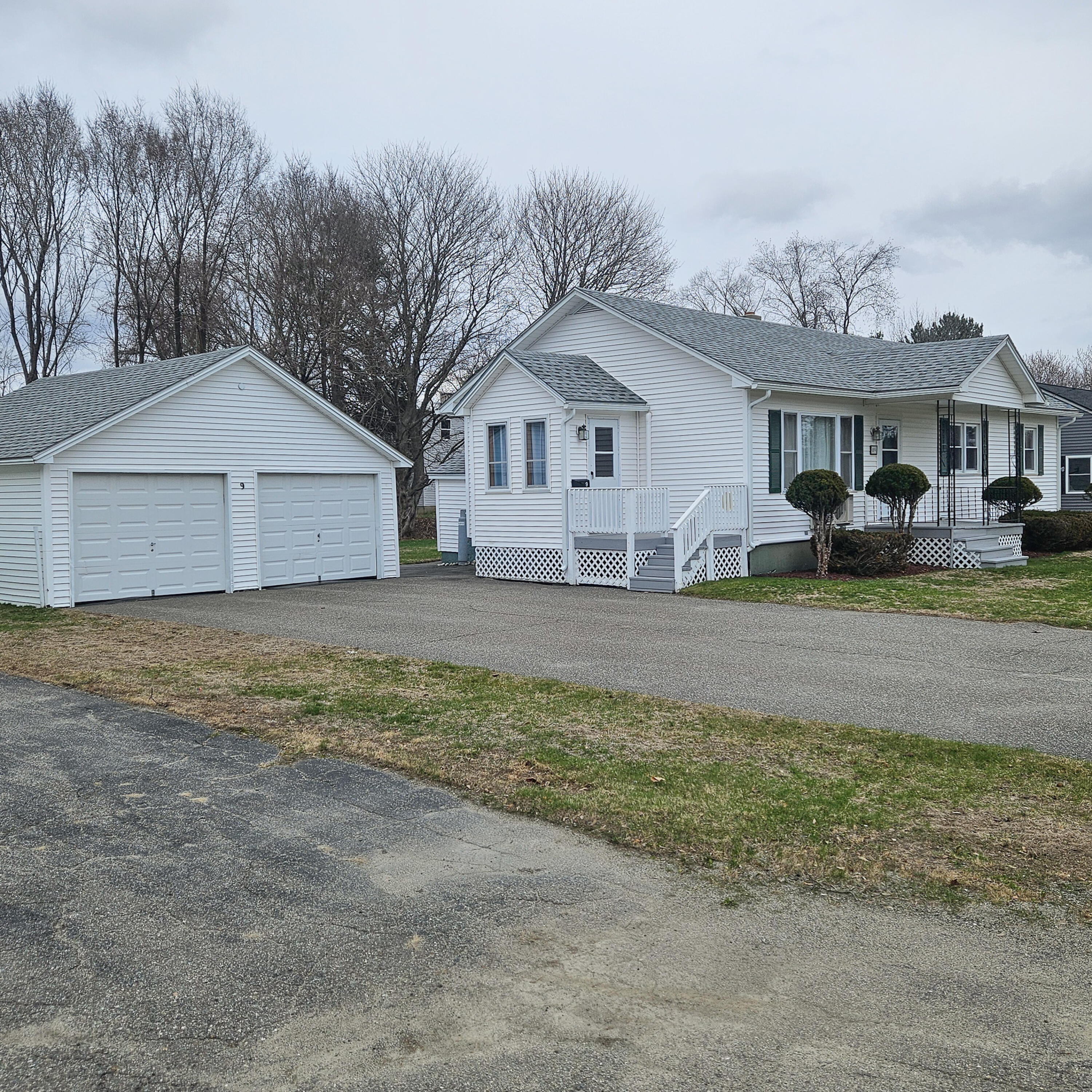 9 Grove Street East Millinocket, ME 04430 - Photo 2 of 27 2
