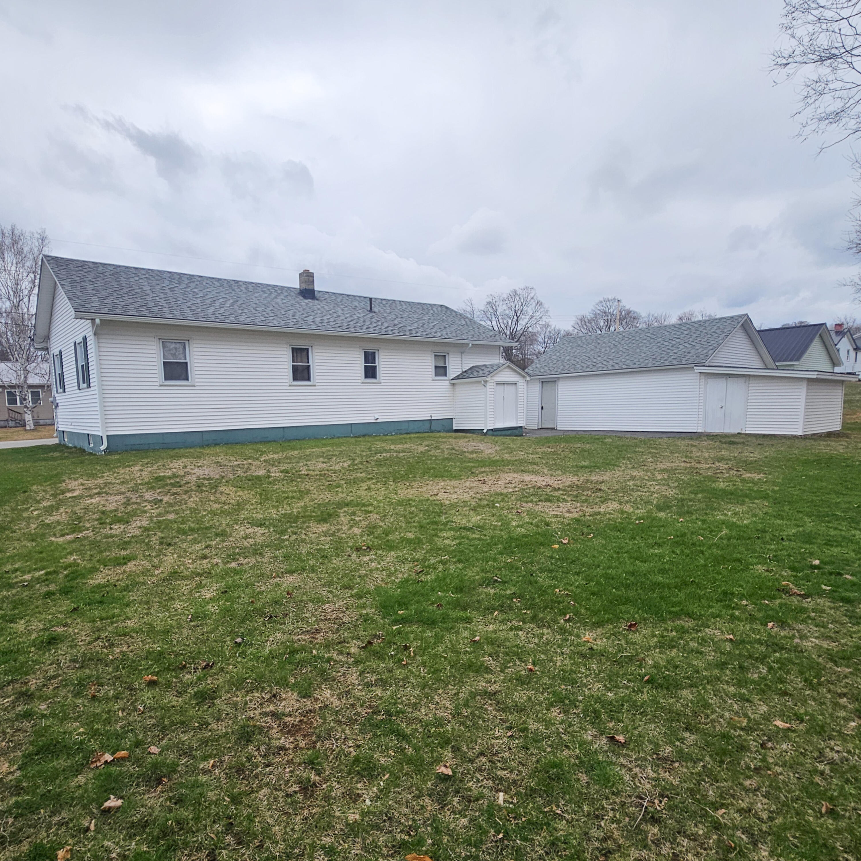 9 Grove Street East Millinocket, ME 04430 - Photo 5 of 27 4a