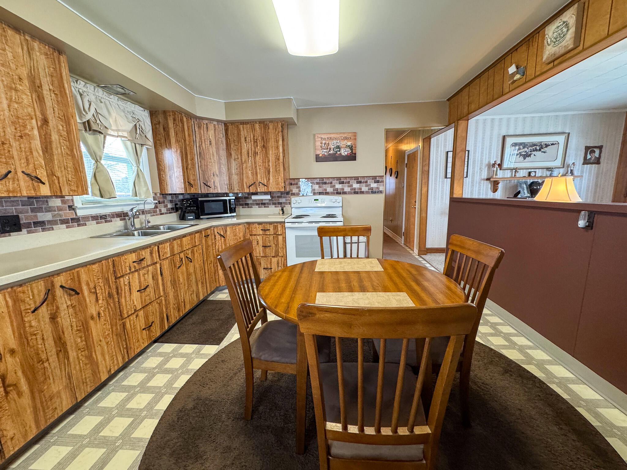 9 Grove Street East Millinocket, ME 04430 - Photo 5 of 26 5