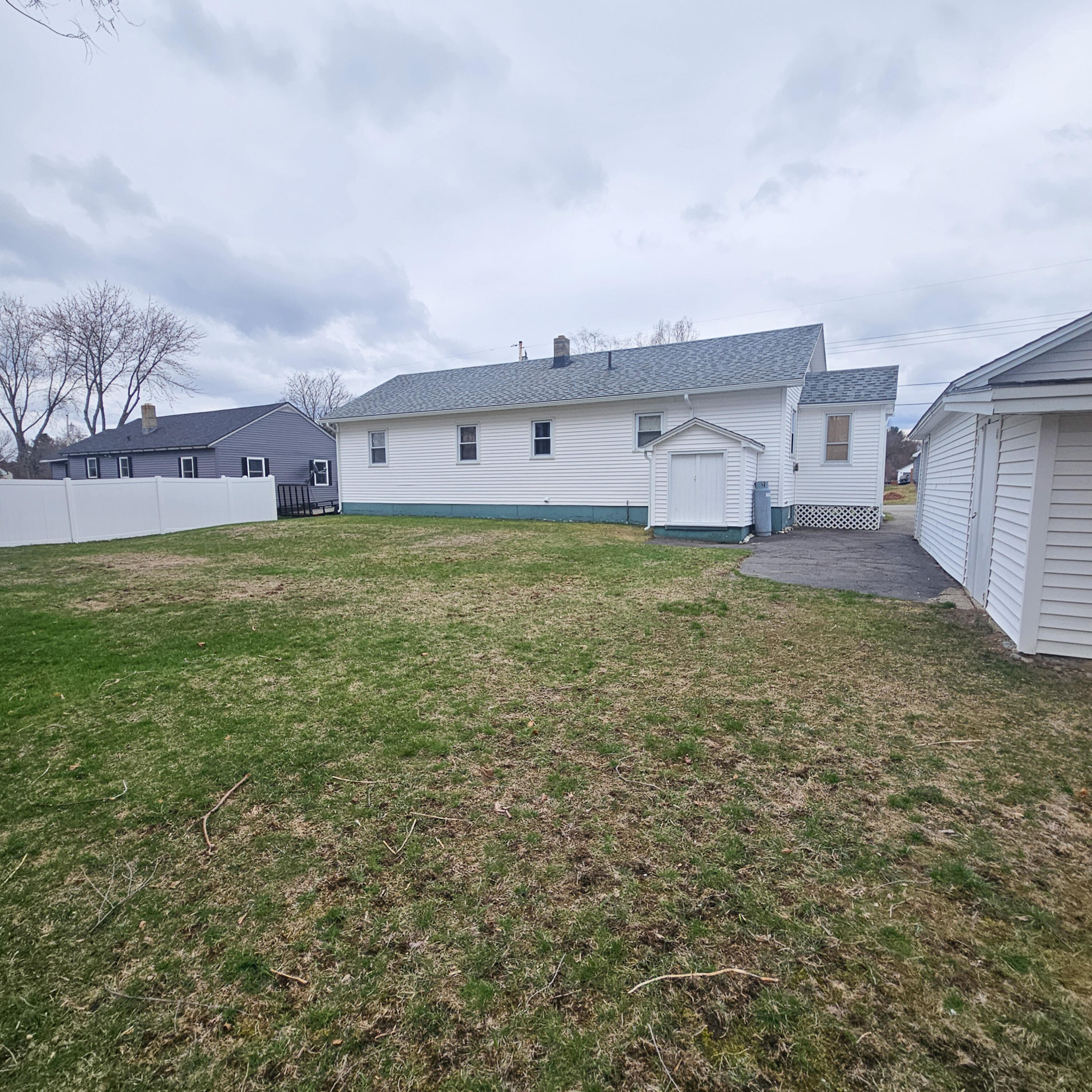 9 Grove Street East Millinocket, ME 04430 - Photo 6 of 27 4b