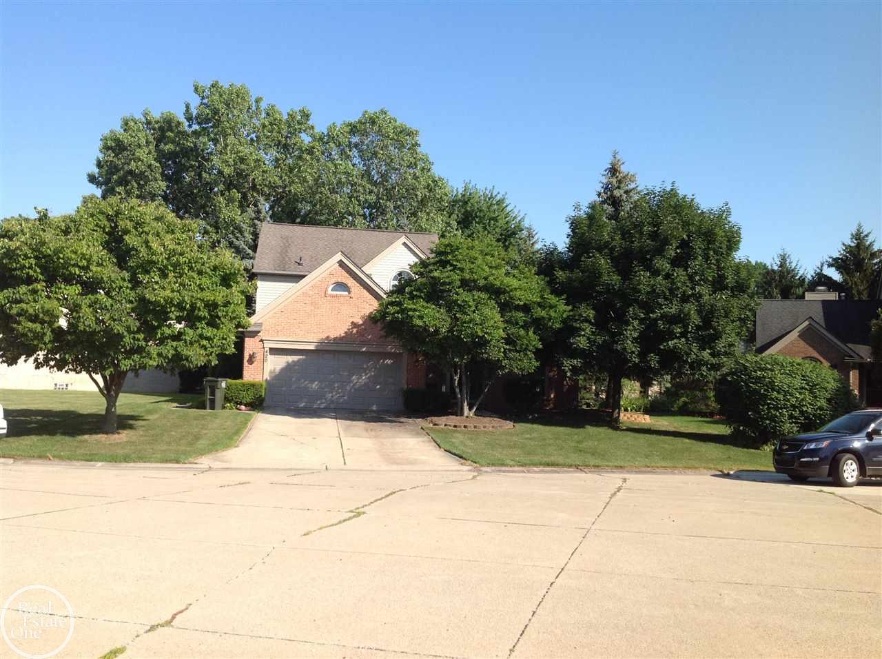 420 Mayapple Court Rochester Hills, MI 48307 - Photo 2 of 23