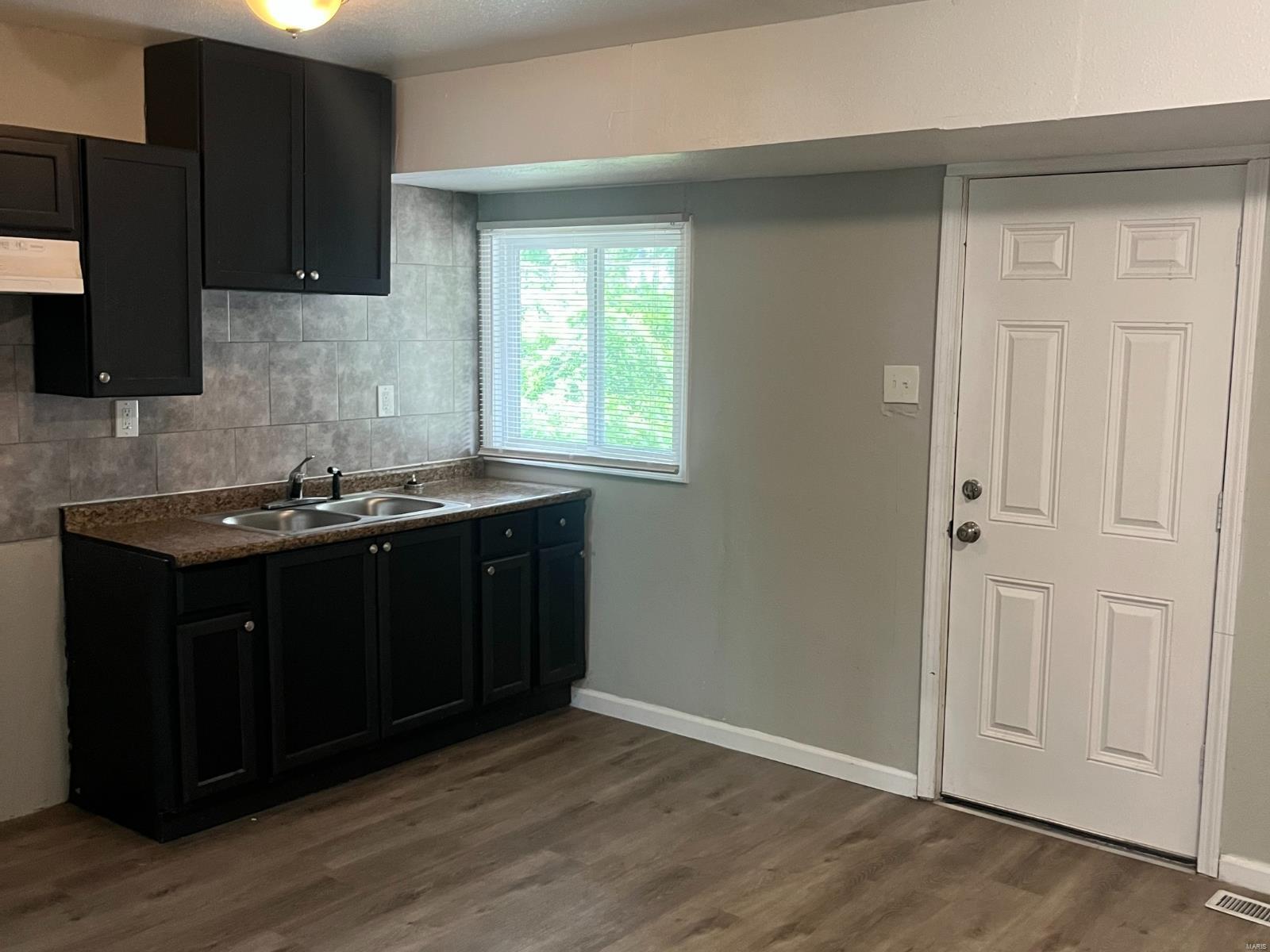 332 Banff Circle St. Louis, MO 63137 - Photo 6 of 14