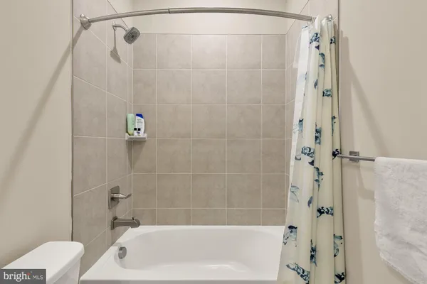 $3,400 | 9639 Tall Oaks Road, Montgomery Village, MD 20886