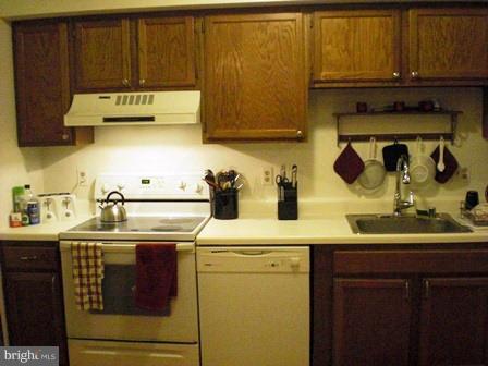 9005 North Laurel Road, Unit J Laurel, MD 20723 - Photo 5 of 7 Kitchen
