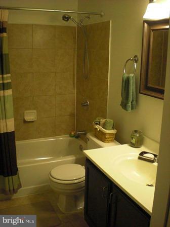 9005 North Laurel Road, Unit J Laurel, MD 20723 - Photo 6 of 7 Bath