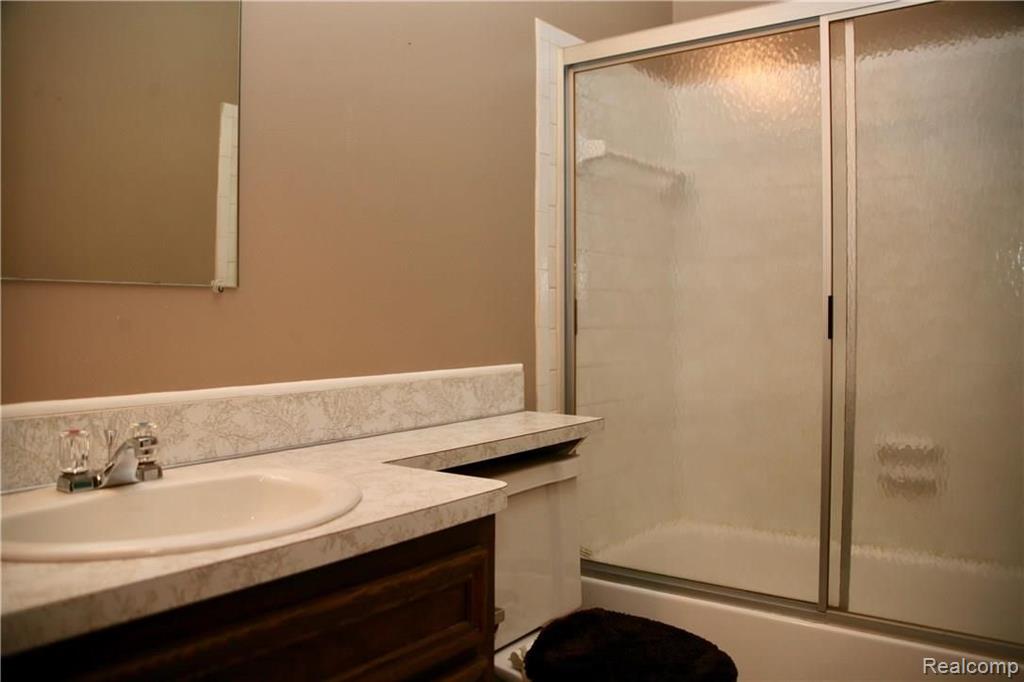 2328 Hillendale Drive Rochester Hills, MI 48309 - Photo 11 of 15