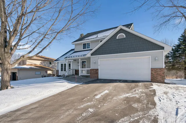 $550,000 | 15335 67th Avenue North, Maple Grove, MN 55311
