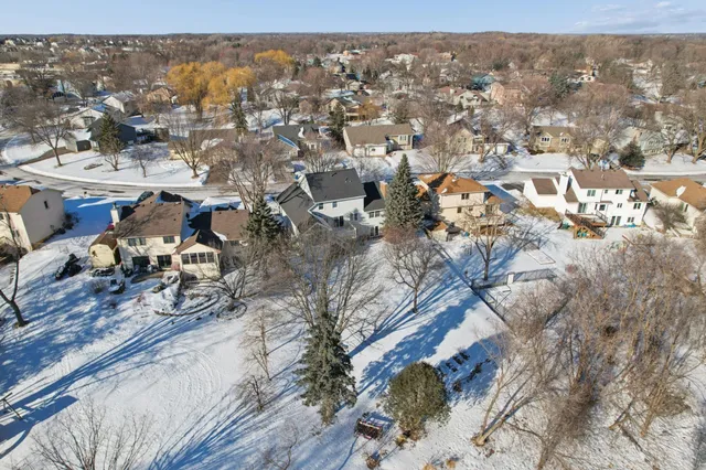 $550,000 | 15335 67th Avenue North, Maple Grove, MN 55311