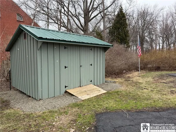 $159,900 | 1 Middlesex Drive, Pomfret, NY 14063
