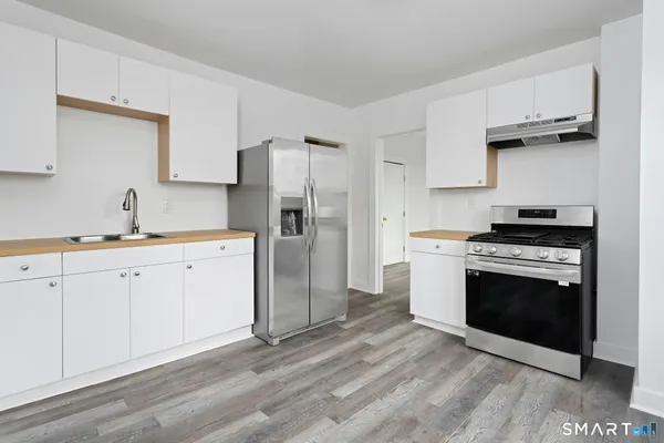 $2,000 | 1220 State Street, Unit 3, Bridgeport, CT 06605