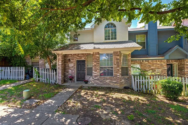 $259,000 | 3931 Pickett Pl Drive, Garland, TX 75044