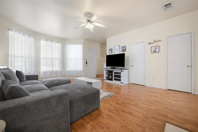 $259,000 | 3931 Pickett Pl Drive, Garland, TX 75044