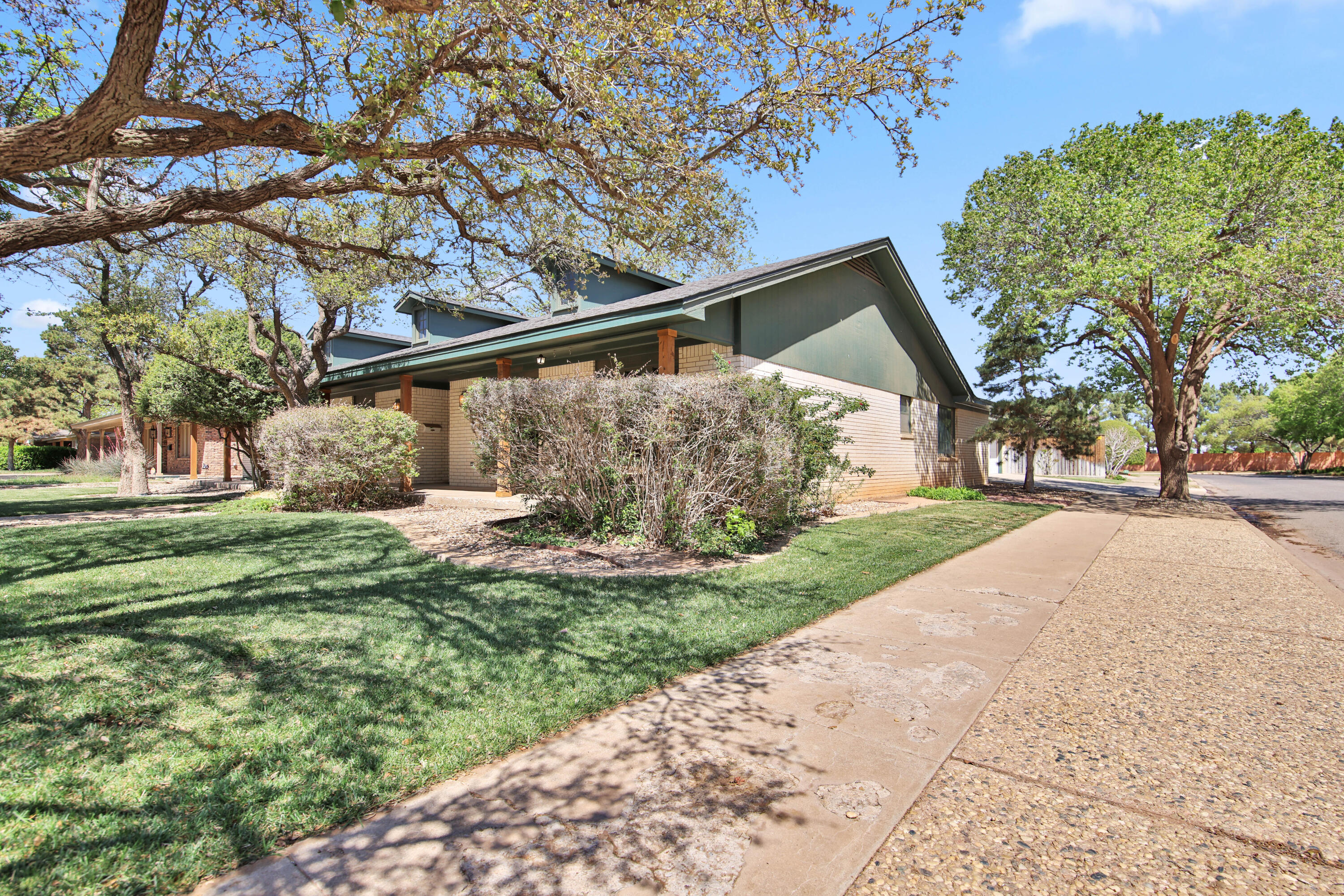 4502 8th Street Lubbock, TX 79416 - Photo 4 of 39 1L1A3747