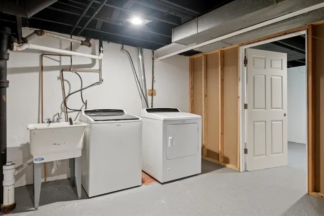 $269,000 | 29484 Spring Hill Drive, Southfield, MI 48076