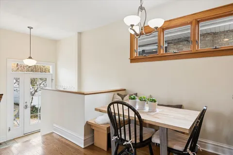 $895,000 | 811 Clarence Avenue, Oak Park, IL 60304