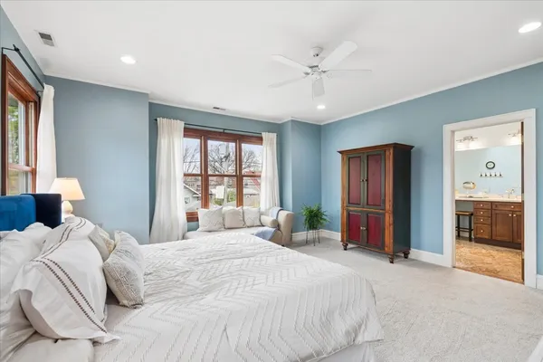 $895,000 | 811 Clarence Avenue, Oak Park, IL 60304
