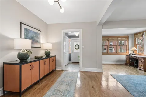 $895,000 | 811 Clarence Avenue, Oak Park, IL 60304