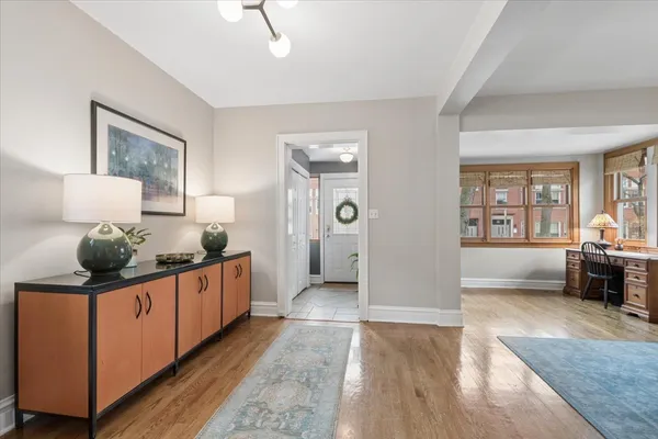 $895,000 | 811 Clarence Avenue, Oak Park, IL 60304