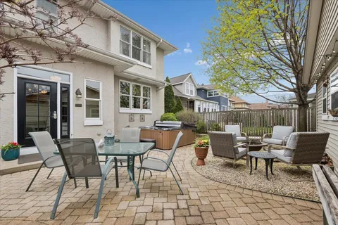 $895,000 | 811 Clarence Avenue, Oak Park, IL 60304