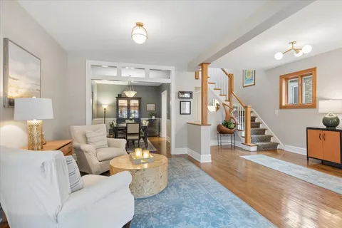 $895,000 | 811 Clarence Avenue, Oak Park, IL 60304