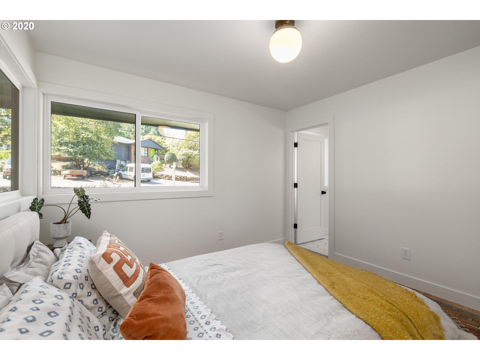 3945 Southwest Pendleton Street Portland, OR 97221 - Photo 17 of 32 Gallery Image 17