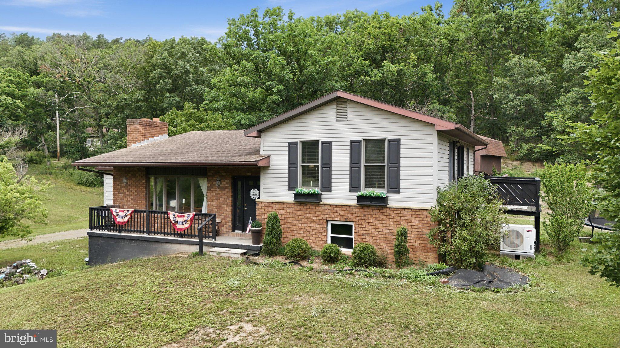 238 Landis Lane Green Spring, WV 26722 - Photo 3 of 40
