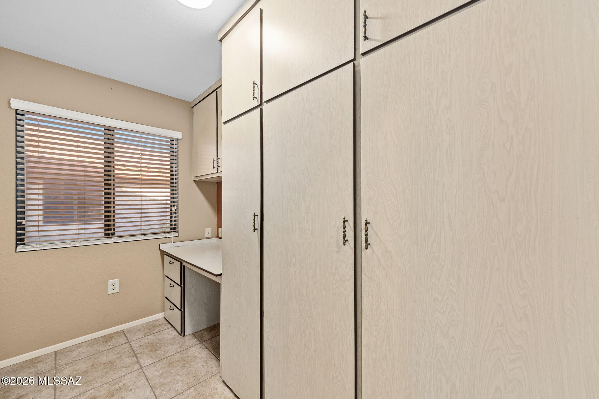 1029 East Rising Sun Drive Oro Valley, AZ 85755 - Photo 30 of 51 OFFICE + STORAGE CABINETS