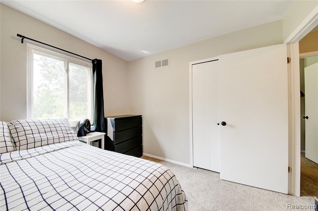 12644 Silver Lake Road Brighton, MI 48116 - Photo 41 of 60