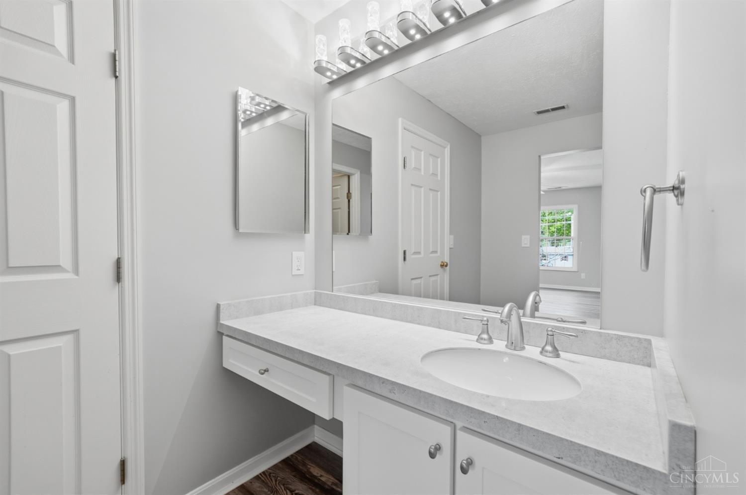 3675 West Galbraith Road, Unit 16 Cincinnati, OH 45247 - Photo 25 of 50