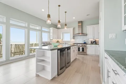 $2,300,000 | 19023 Kahala Drive, Galveston, TX 77554