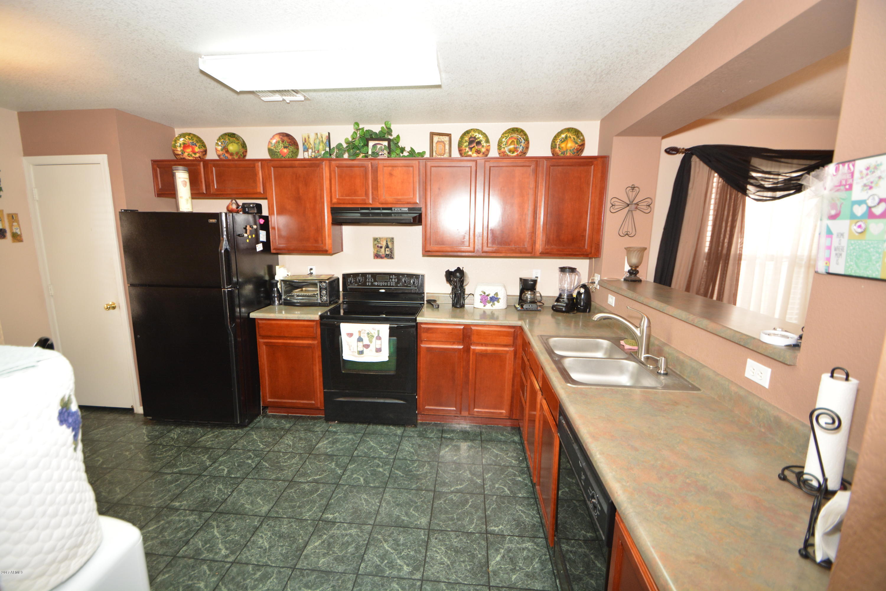 869 East Appaloosa Road Gilbert, AZ 85296 - Photo 6 of 33 Kitchen 4