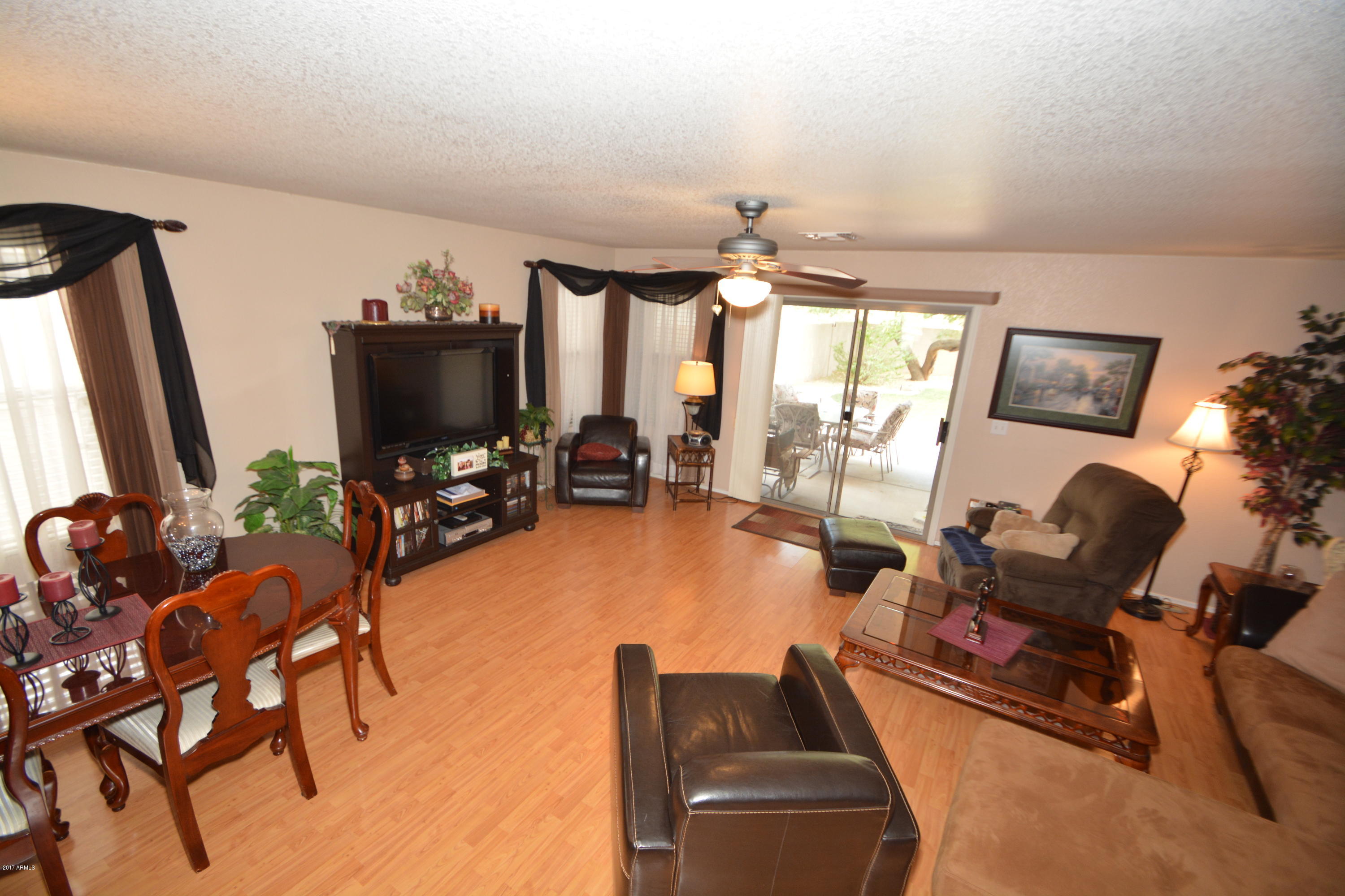 869 East Appaloosa Road Gilbert, AZ 85296 - Photo 7 of 33 Living Room 3