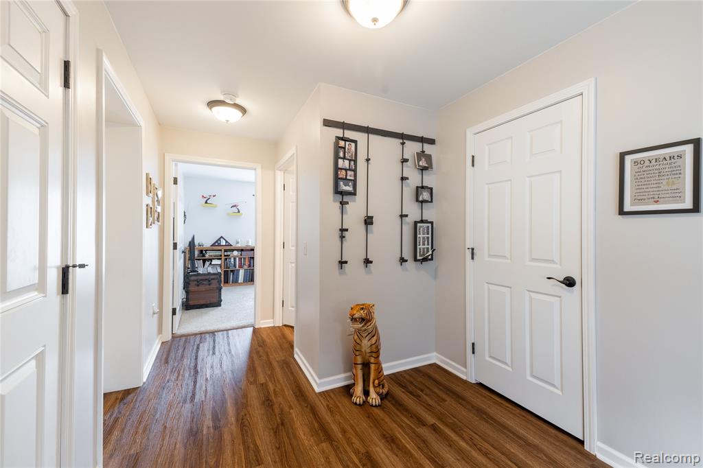 40880 Willis Road Belleville, MI 48111 - Photo 4 of 38 Gallery Image 4