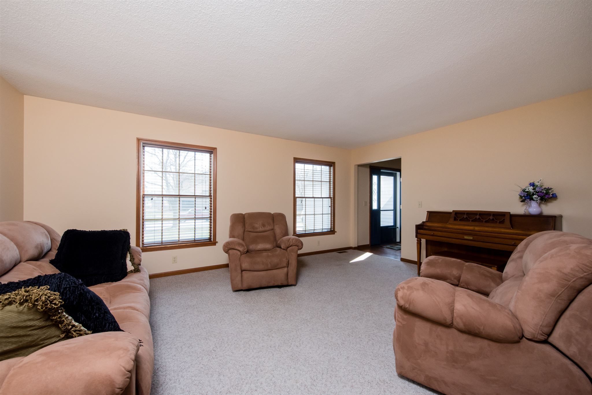 8511 Stand Ridge Run Fort Wayne, IN 46825 - Photo 5 of 36 Gallery Image 5