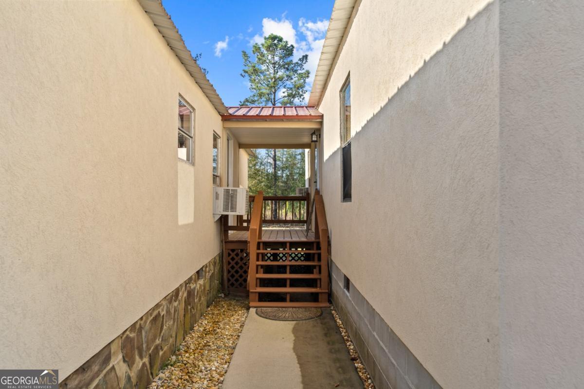 1328 Buckeye Road Dublin, GA 31027 - Photo 6 of 37