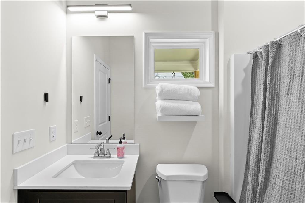 624 Robert Street Northwest Atlanta, GA 30318 - Photo 18 of 28