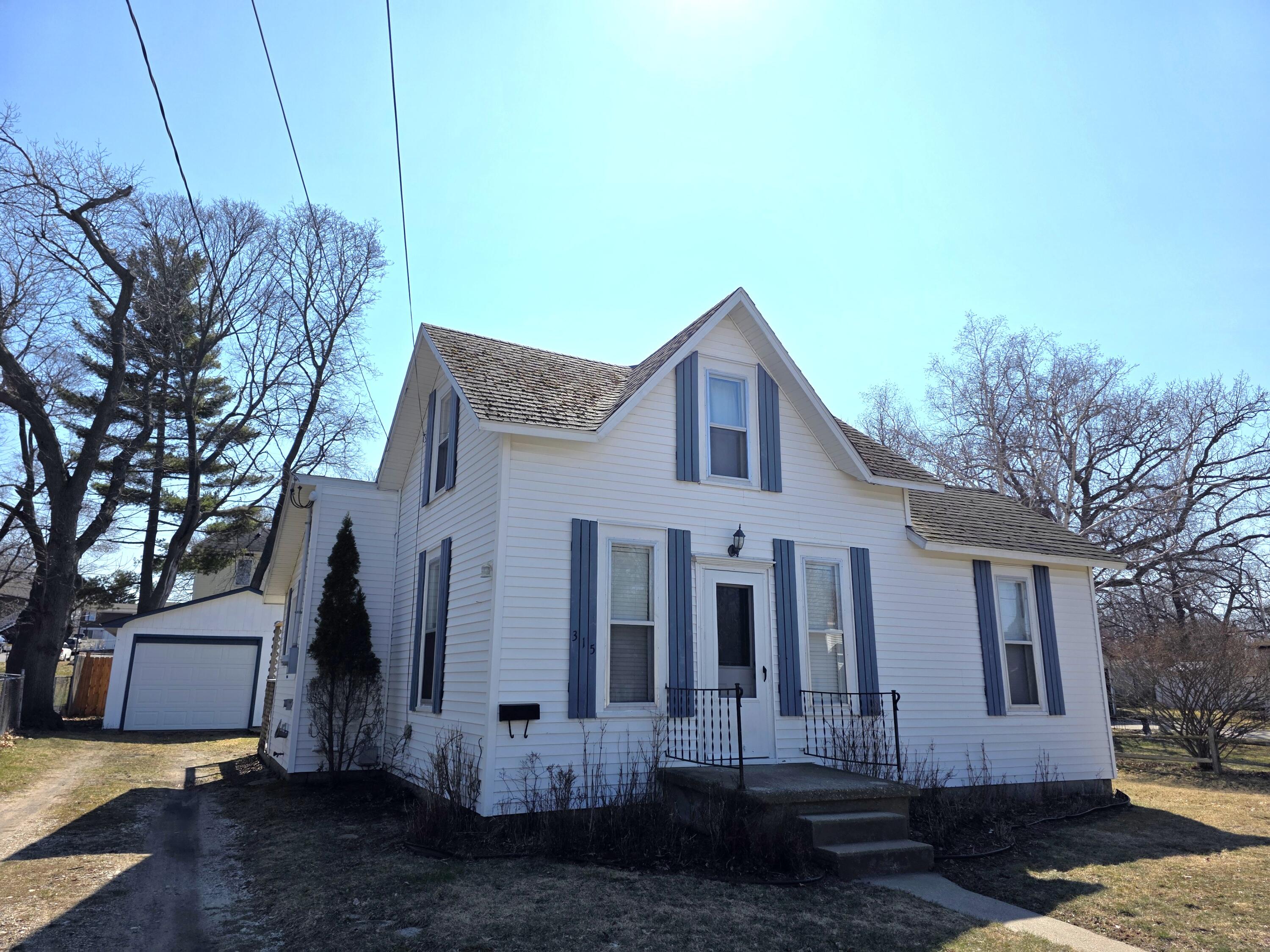 315 4th Avenue Manistee, MI 49660 - Photo 17 of 22 20260407_151757
