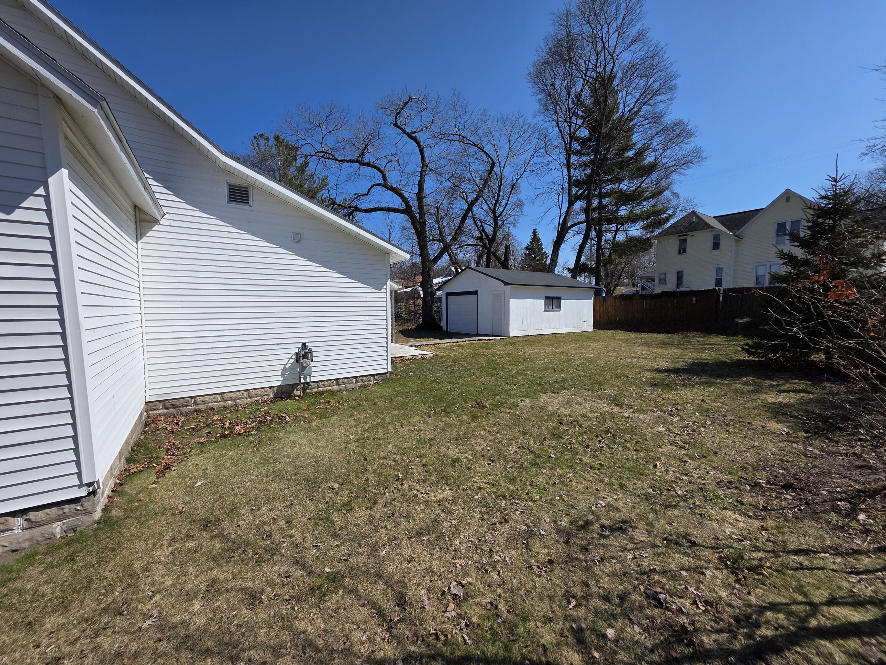 315 4th Avenue Manistee, MI 49660 - Photo 20 of 22 20260407_151908